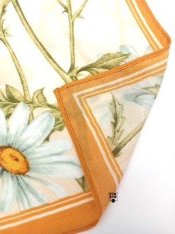 Платок демисезонный 65х65см из вискозы ромашки желтый — изображение 5